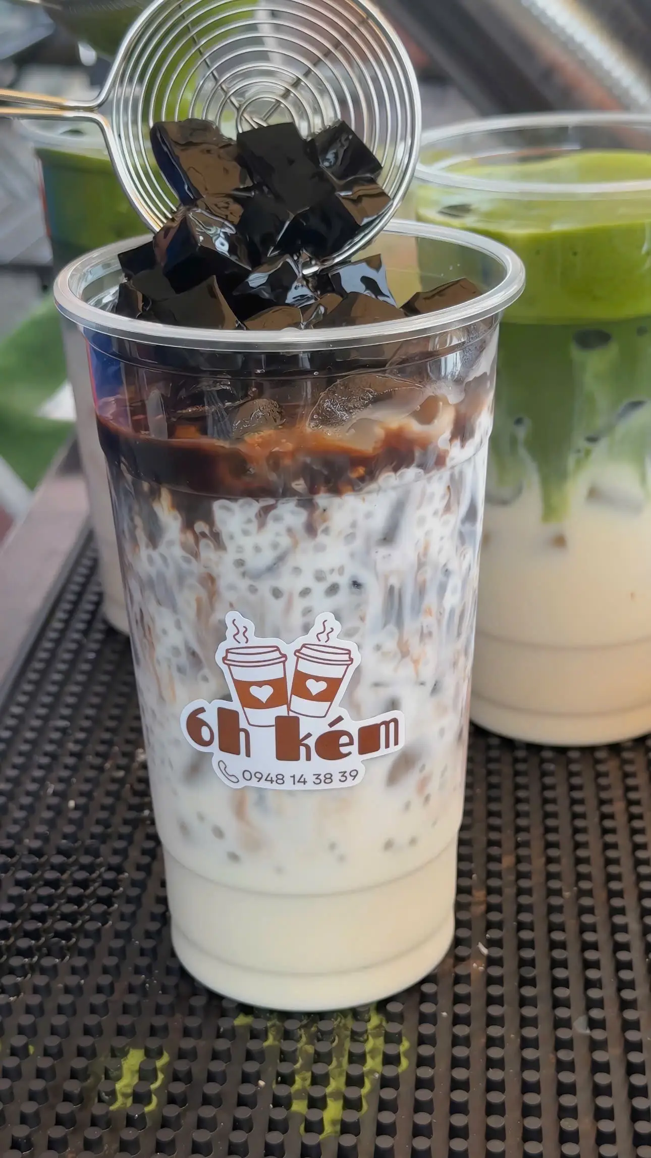 Hình ảnh Sương sáo sữa dừa hạt chia