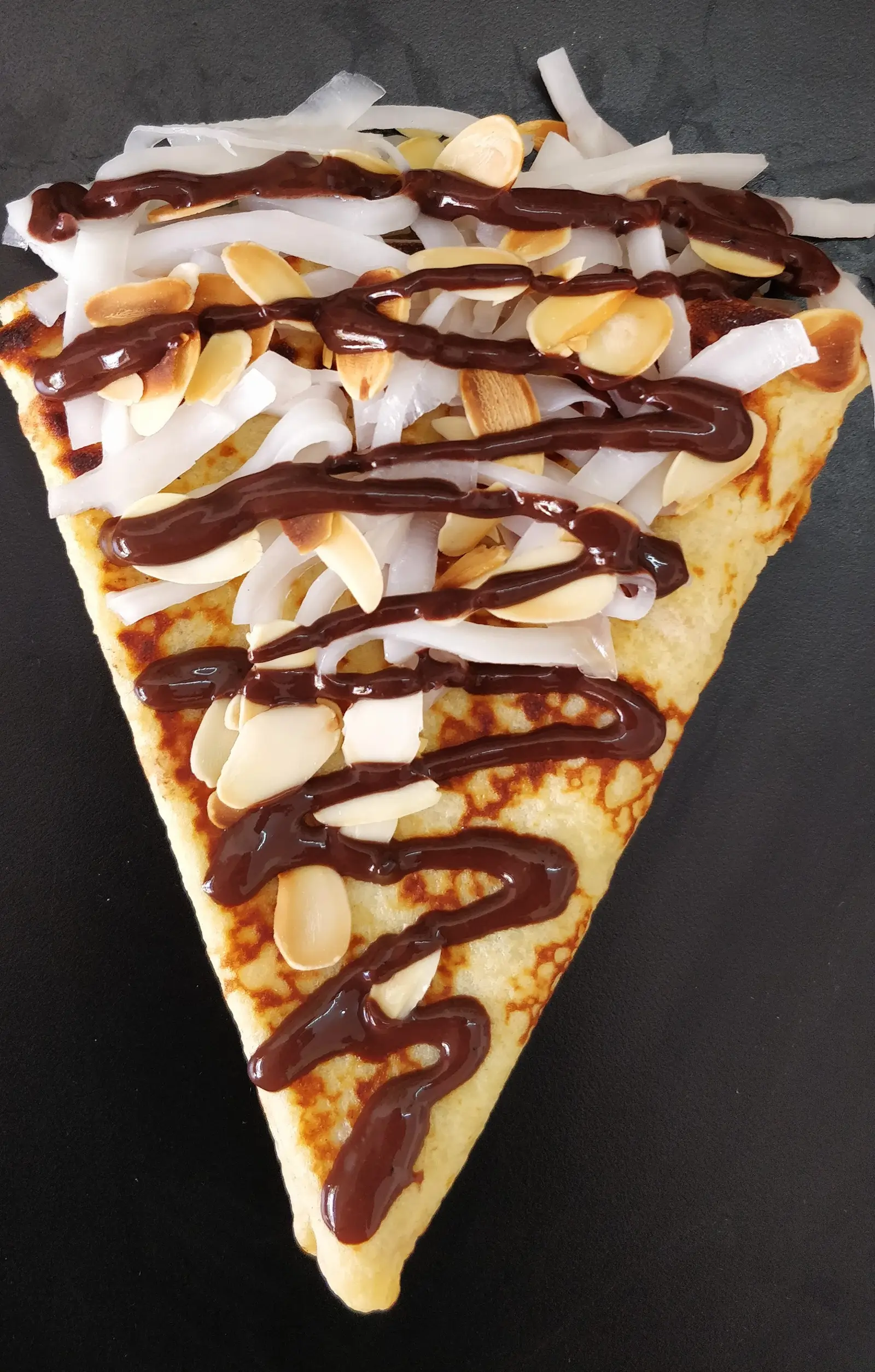 Hình ảnh BÁNH CRÊPE DỪA NON