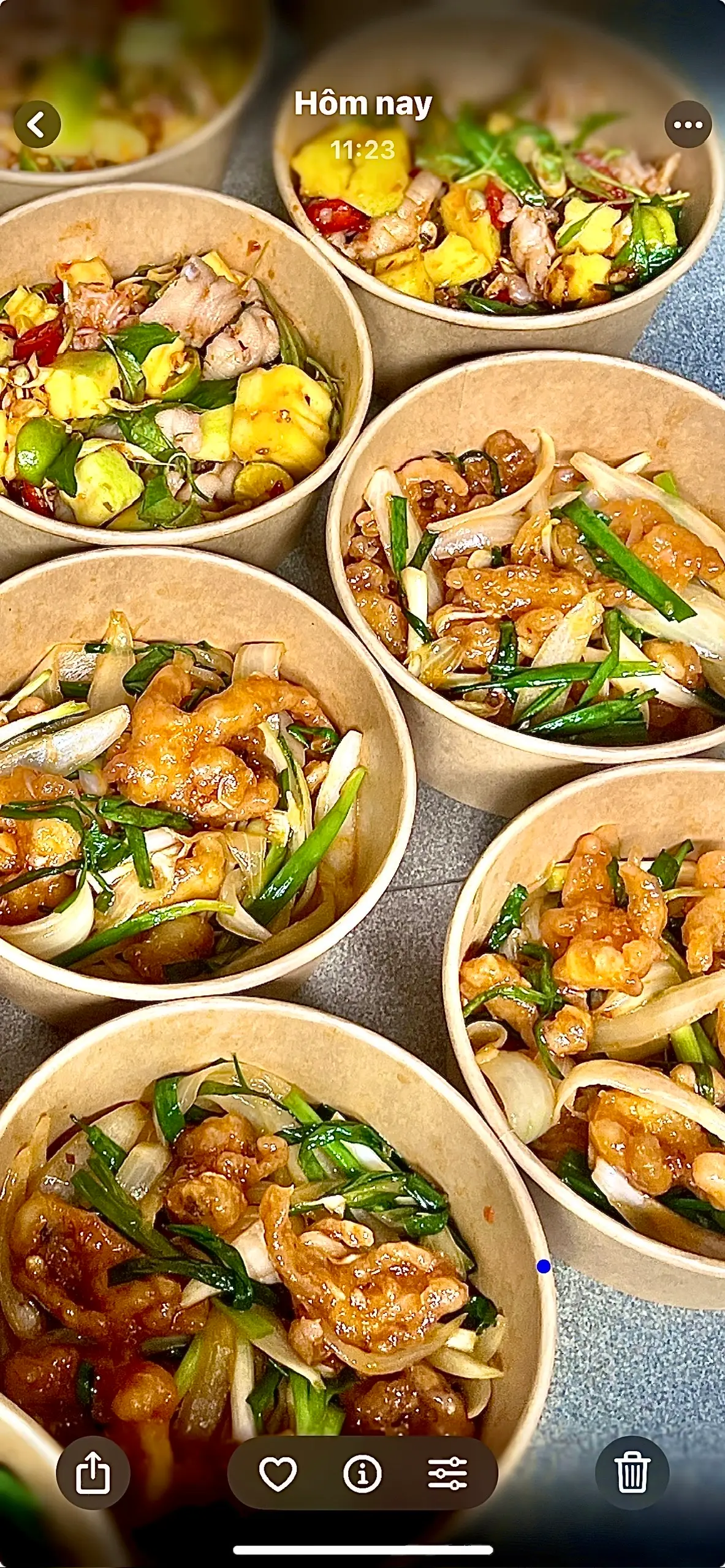 Hình ảnh Chân gà chiên nước mắm