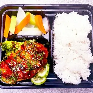 Hình ảnh Cơm gà sốt cay