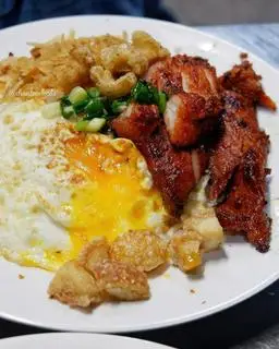 Hình ảnh Cơm tấm thịt mỡ bì chả trứng