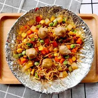 Hình ảnh Mì trộn bò viên