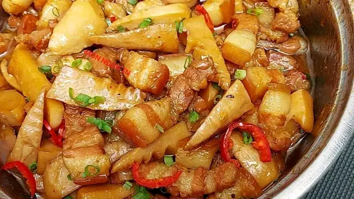 Hình ảnh Cơm thịt kho măng