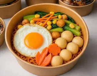 Hình ảnh Mì trộn trứng cá viên