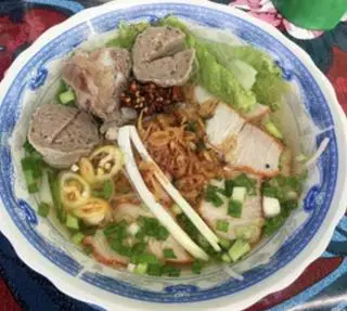 Hình ảnh Hủ Tiếu mềm/ Mì Xá Xíu + Bò Viên Gân