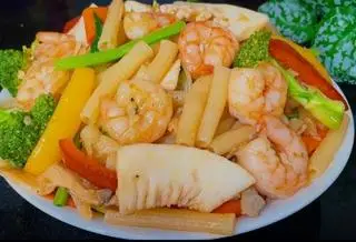 Hình ảnh Nui xào Hải sản 