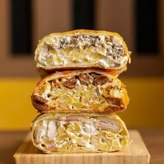 Hình ảnh Tacos Gà xé sợi xào bơ tỏi Size M
