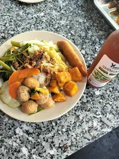 Hình ảnh cơm thập cẩm+đùi gà+pesi 