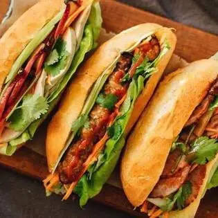 Hình ảnh Bánh mì trứng - bò khô