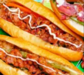 Hình ảnh Bánh mì pate thịt xiên nướng