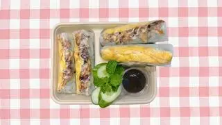 Hình ảnh Gỏi cuốn ức gà trứng (4 cuốn)