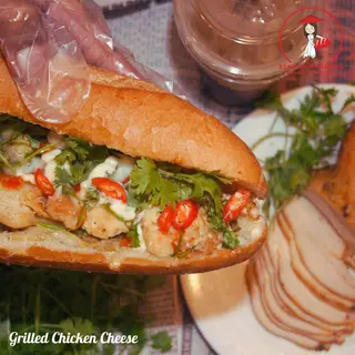 Hình ảnh Bánh mì gà phô mai - Grilled Chicken Cheese