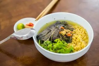 Hình ảnh Mì gà tần