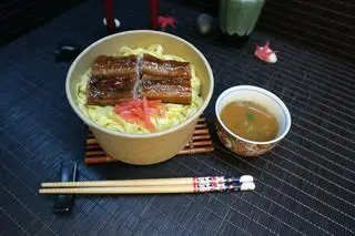 Hình ảnh CƠM LƯƠN NHẬT