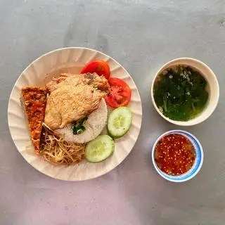 Hình ảnh Cơm tấm sườn bì chả 