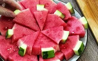 Hình ảnh dưa hấu một hộp