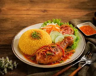Hình ảnh Cơm Gà Sốt Thái