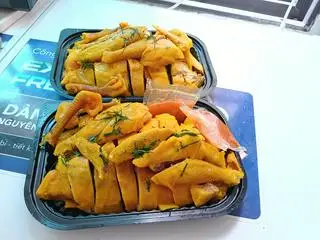 Hình ảnh Gà Ủ Muối _ Nguyên Con " Làm Nóng "