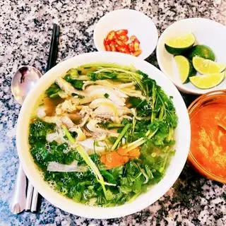 Hình ảnh Phở Gà Đùi Nước 