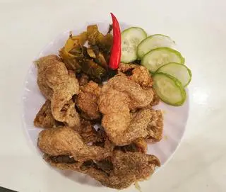 Hình ảnh Cơm chiên da gà giòn