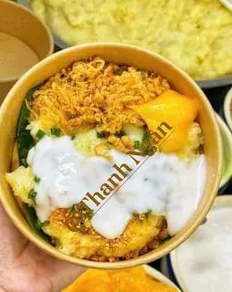 Hình ảnh khoai mì quết tay tuổi thơ 