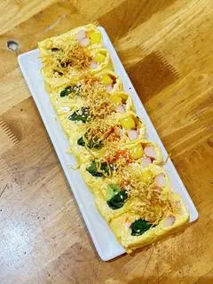 Hình ảnh Trứng Cuộn Xúc Xích Chà Bông