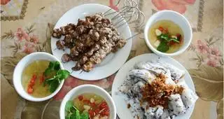 Hình ảnh Bánh cuốn thịt nướng