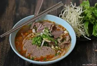 Hình ảnh Bún Bò Tái Chả