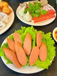 Hình ảnh Xúc xích 3 cái