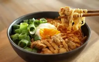 Hình ảnh Mì kim chi Gà + Ly nước Ép