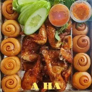 Hình ảnh 1 Gà Nướng + 5 Bánh Bao
