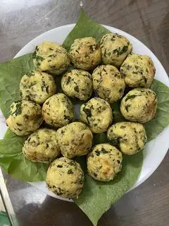 Hình ảnh Cơm chay gạo lứt đen chả đậu nấm 