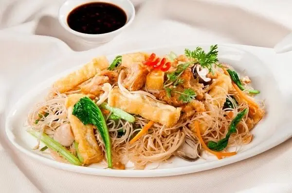 Hình ảnh Bún gạo xào Singapore chay