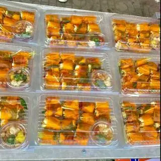 Hình ảnh Bánh Tráng Cuốn chấm sốt me