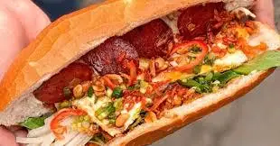 Hình ảnh Bánh mì pate lạp xưởng