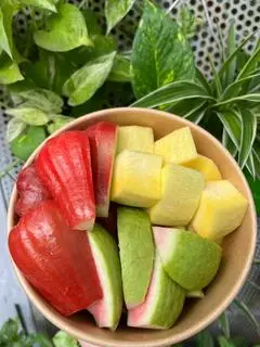 Hình ảnh Trái cây mix ( mận ,ổi , xoài )