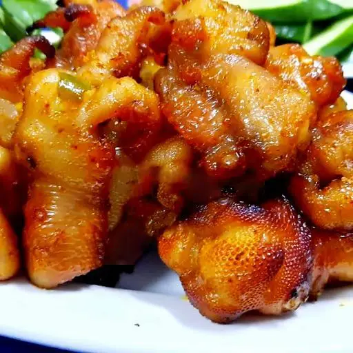 Hình ảnh Chân gà rút xương nướng muối ớt
