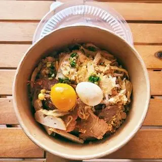 Hình ảnh Xôi mặn lá dứa bát bửu đặc biệt