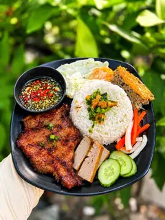 Hình ảnh Cơm Sườn Trứng