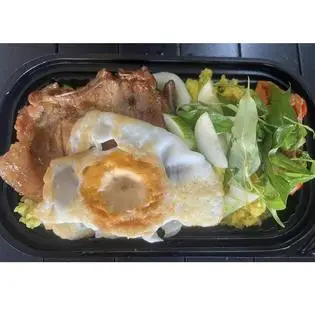 Hình ảnh Cơm Sườn Chiên Sốt + Trứng Chiên