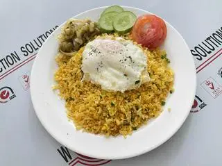 Hình ảnh Cơm chiên trứng tỏi