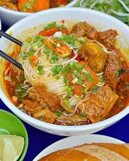 Hình ảnh hu tiu mi bò kho 