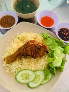 Hình ảnh Cơm chiên đùi gà