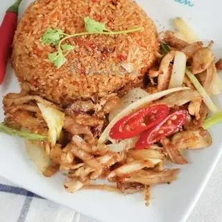 Hình ảnh Cơm Chiên Gà Xé Xào Sốt HongKong (Signature)