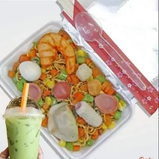 Hình ảnh Mì trộn thập cẩm + Trà Sữa Thái 