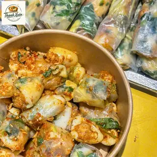 Hình ảnh Bánh tráng cuốn trộn trứng lòng đào tóp mỡ