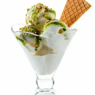 Hình ảnh Kem ly dừa matcha