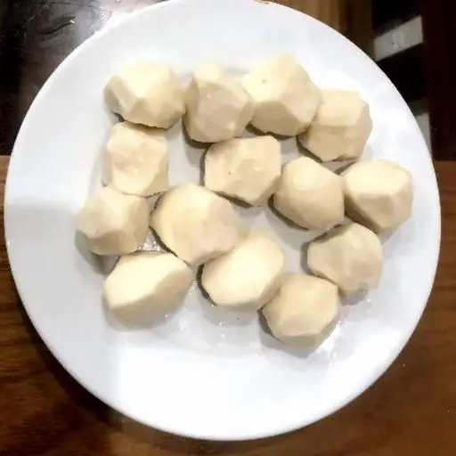 Hình ảnh 4 cá viiên - topping mì trộn