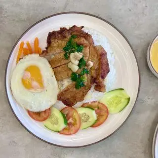 Hình ảnh Cơm sườn - trứng ốp la