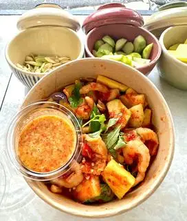 Hình ảnh Chân gà rút xương sốt thái đặc biệt